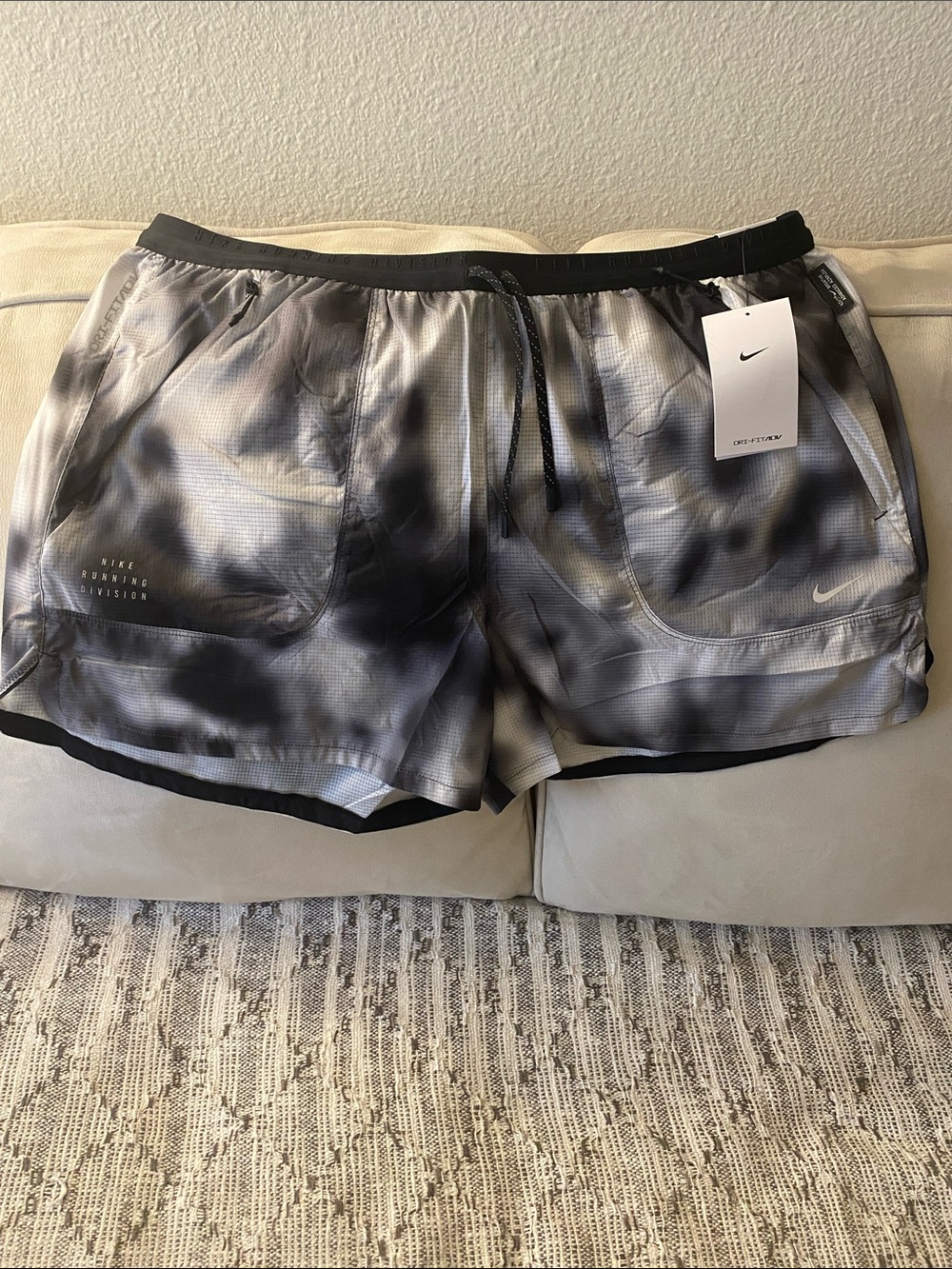 New Men’s Nike Running Division Dri-Fit ADV 4” Running Shorts XL